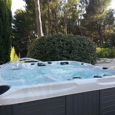 Les Mazets Du Luberon Puget