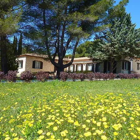 Bed & Breakfast Les Mazets Du Luberon