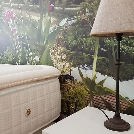Bed & Breakfast Les Mazets Du Luberon 4*