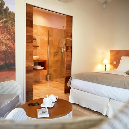 Les Mazets Du Luberon Bed & Breakfast