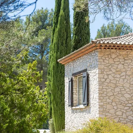 Bed & Breakfast Les Mazets Du Luberon 4*