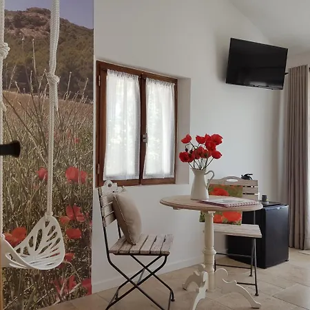 Les Mazets Du Luberon 4*